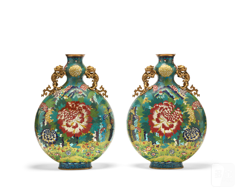 清十九世紀 掐絲琺琅雙龍耳牡丹龍鳳紋抱月瓶 一對  CHINA, QING DYNASTY, 19TH CENTURY